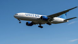 United flight from Chicago makes emergency landing after passenger's 'multiple attempts' to breach cockpit Hobart Accountants