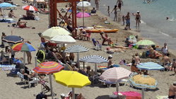 Violent brawl over lounge chairs at famous beach leaves one man dead, others facing charges Hobart Accountants